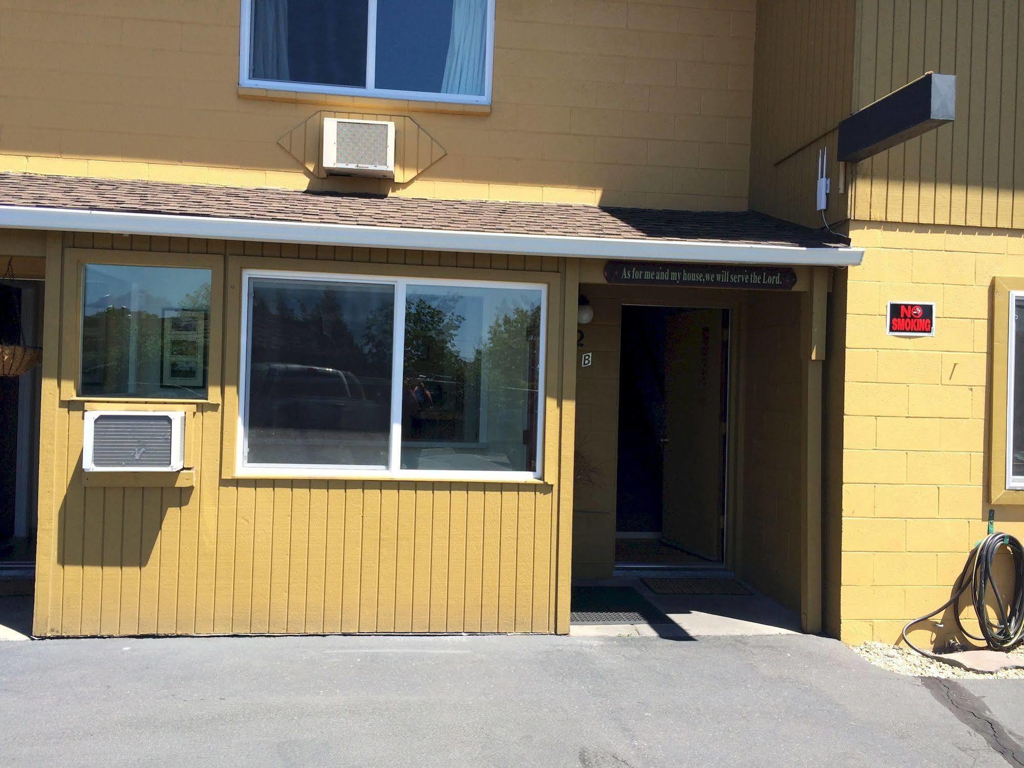 Townhouse Inn & Suites Klamath Falls Exteriér fotografie